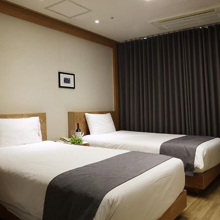 Incheon The Hotel Yeongjong Bagian luar foto