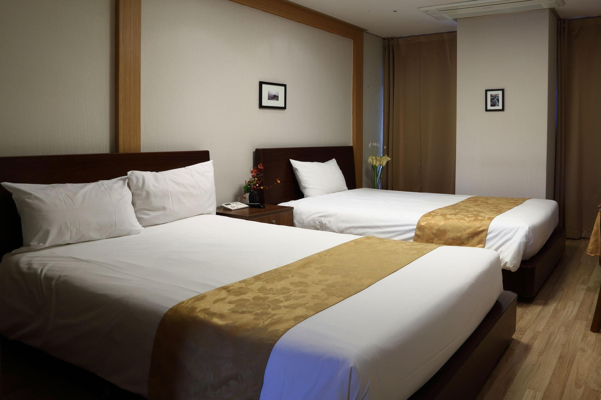 Incheon The Hotel Yeongjong Bagian luar foto